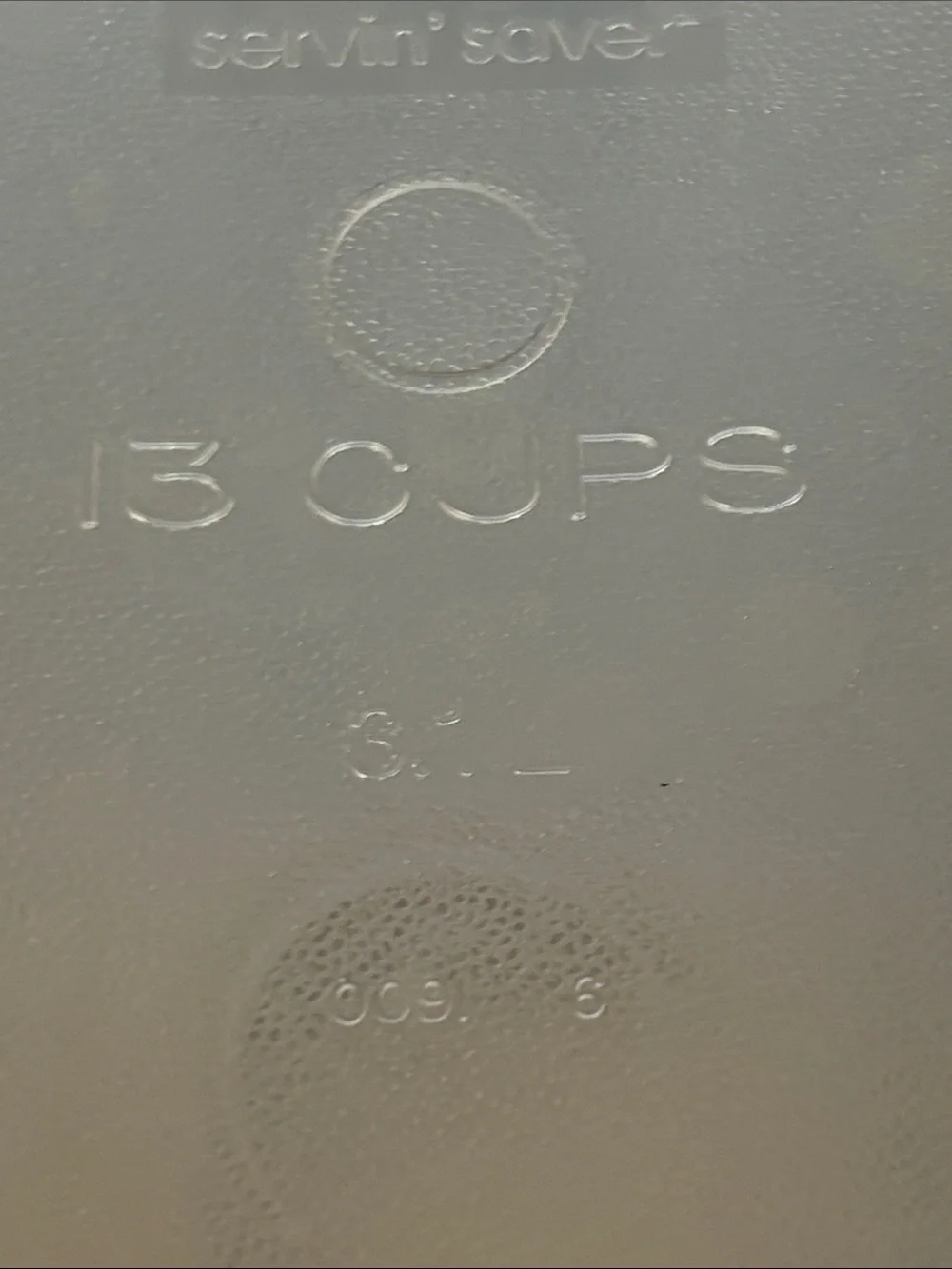 Rubbermaid 13 Cups Translucent Food Storage Container with Beige Lid